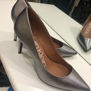 Calvin Klein Metallic Silver pumps